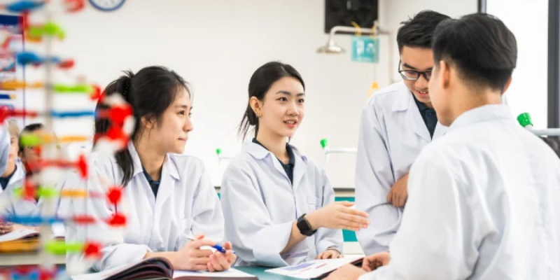 cha-me-dinh-huong-nghe-nghiep-cho-con