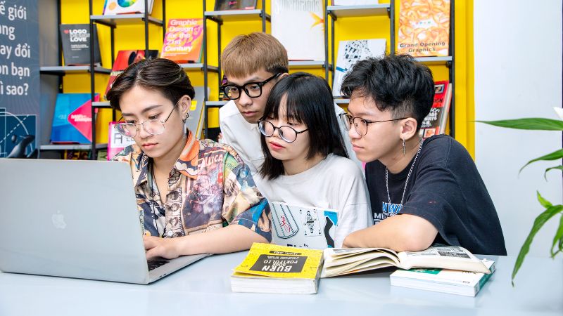 có nên học nghề từ lớp 11 không