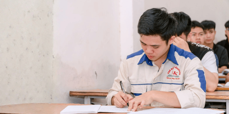 dinh-huong-cho-sinh-vien-hoc-luc-trung-binh