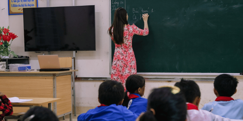 dinh-huong-nghe-giao-vien-day-toan