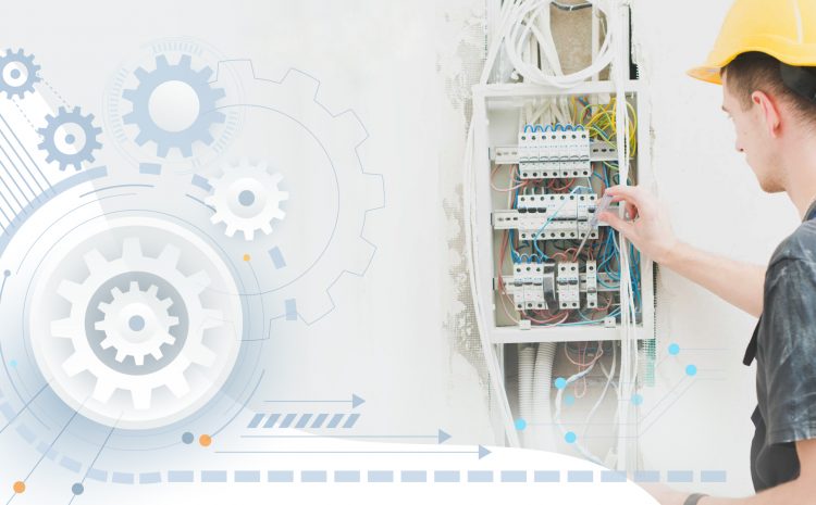 một kỹ sư cơ điện đang làm việc