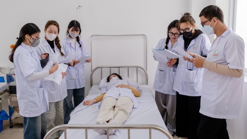 nghề không lo mất việc khi AI phát triển