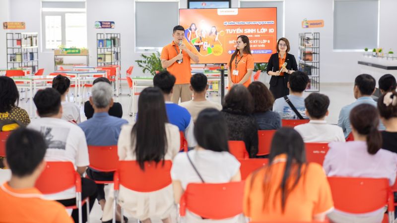 nghề phù hợp với học sinh năng khiếu thuyết trình