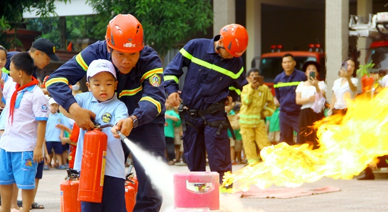những kỹ năng PCCC cơ bản, dễ hiểu và phù hợp với lứa tuổi học sinh tiểu học