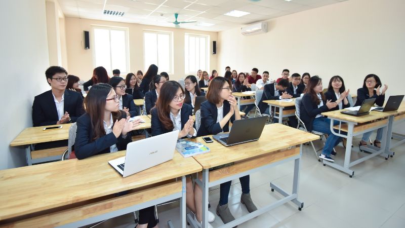 review Học viện Ngân hàng