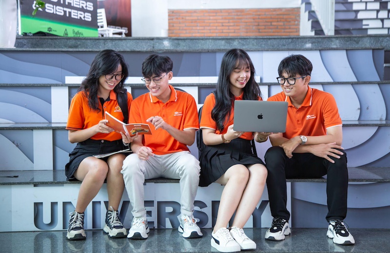 review-nganh-IT-nen-hoc-truong-nao