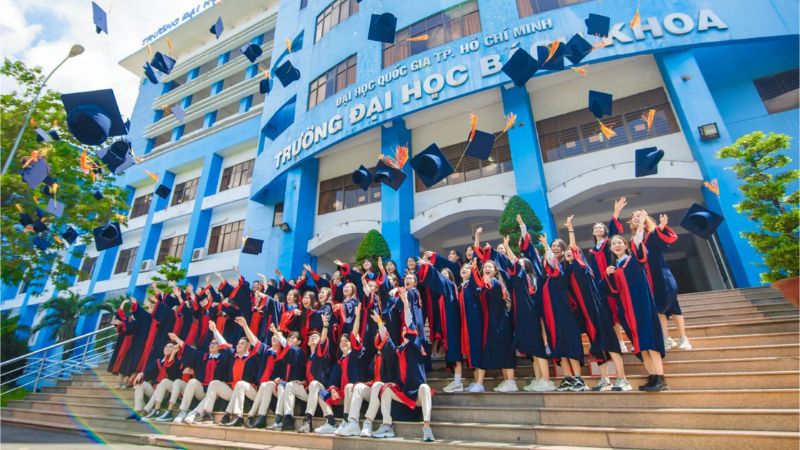 Review Trường Đại học Bách khoa TP. HCM